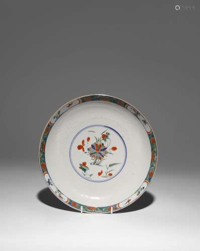 A CHINESE FAMILLE VERTE SHALLOW DISH