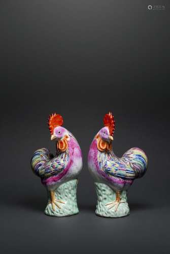 A PAIR OF CHINESE FAMILLE ROSE MODELS OF COCKERELS