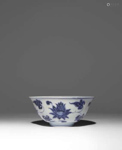 A CHINESE BLUE AND WHITE 'LOTUS' BOWL