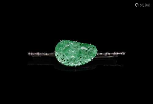 A small Chinese jadeite brooch