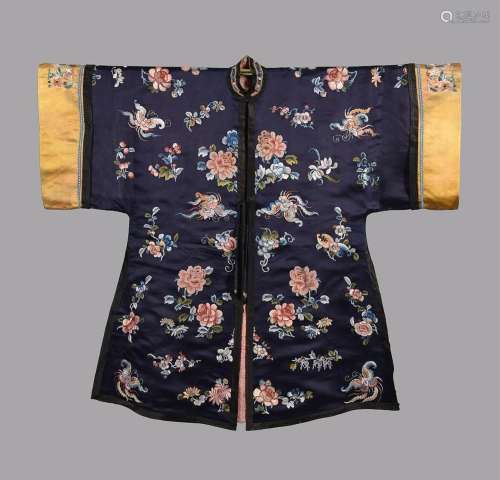 A Han Chinese Satin silk front opening robe with back trim