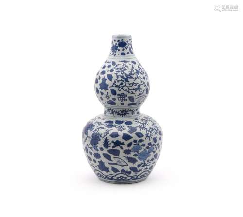 A Chinese blue and white Double gourd vase