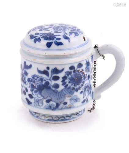 A rare Chinese porcelain blue and white mustard pot and cove...