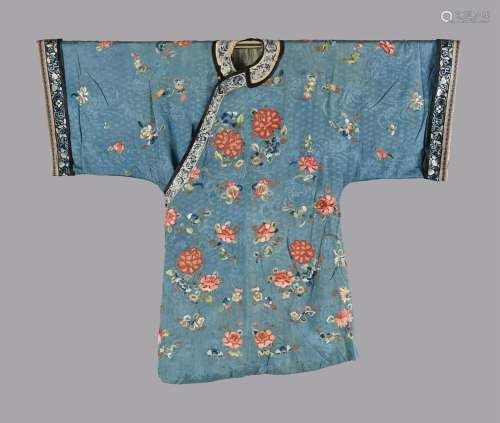 A Chinese sky-blue rich patterned damask womens side fasteni...