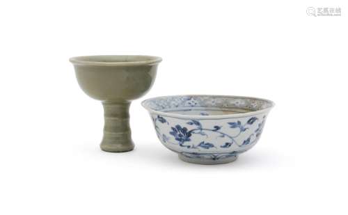 A Chinese longquan celadon stem cup