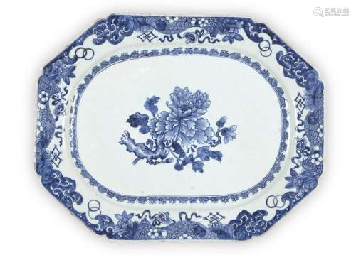 A large Chinese export porcelain blue and white platter