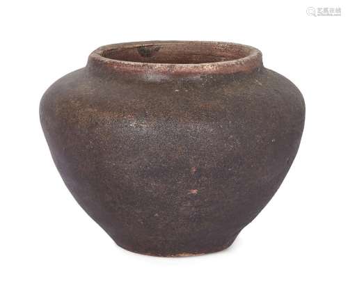 A Chinese pottery brown-glazed jarlet