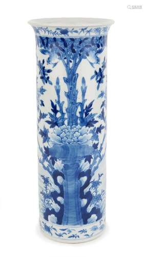 A Chinese porcelain blue and white sleeve vase