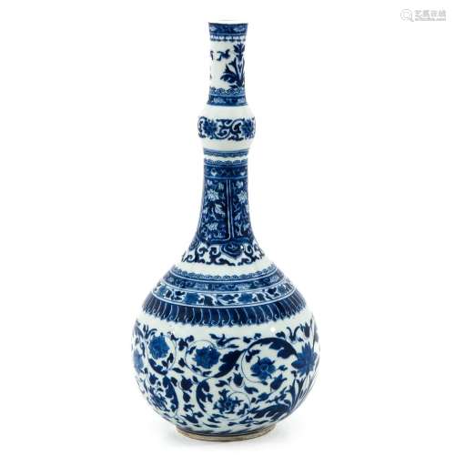 A Blue and White Gourd Vase