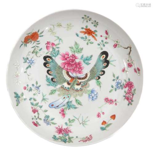 A Famille Rose Dish