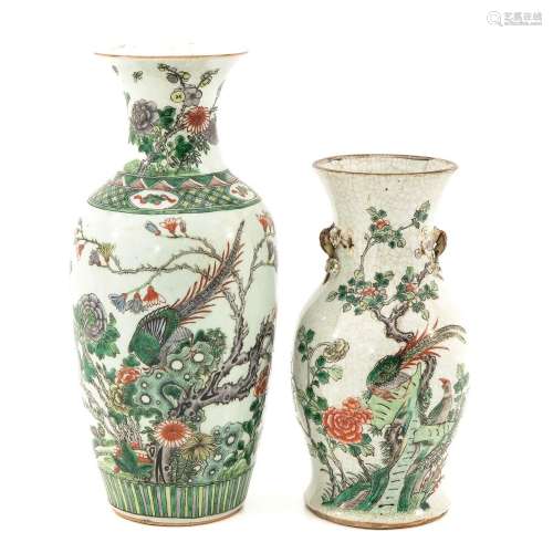 A Lot of 2 Vases