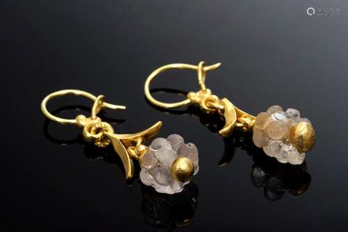 Pair of YG 917 earrings on YG 750 bail with transparent Roma...