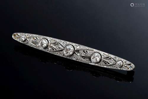 Boat-shaped Art Deco YG 750 pin with 5 old-cut diamonds (tog...