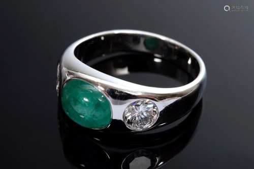 750 WG band ring with emerald cabochon (chipped) flanked by ...