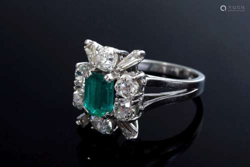 WG 750 ring with emerald in emerald cut (ca. 0.68ct abrasion...