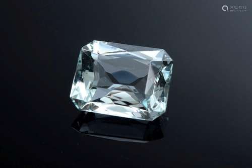 Unset scissor-cut aquamarine 7ct