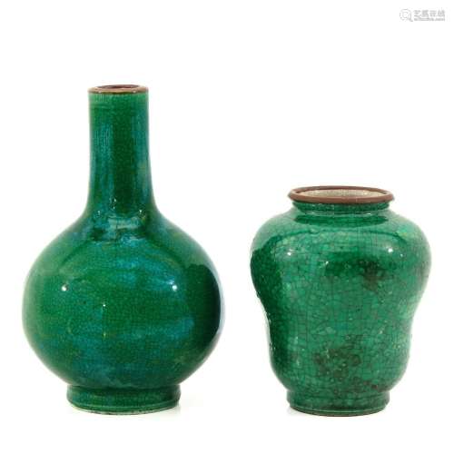 A Lot of 2 Green Glaze Vases