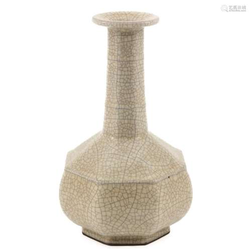 A Crackle Decor Vase