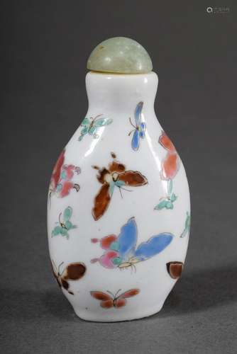 Porcelain Snuffbottle with Famille Rose decor "Butterfl...