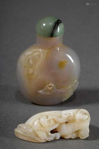 2 Various pieces of light jade toggle "Lying horse with...