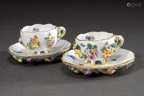 Pair of flower-shaped Meissen moccacups/saucers with polychr...