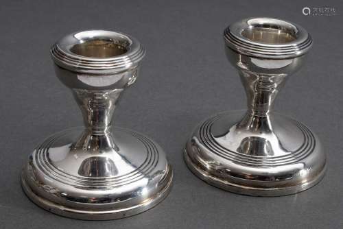 Pair of low English candlesticks with round base and grooved...