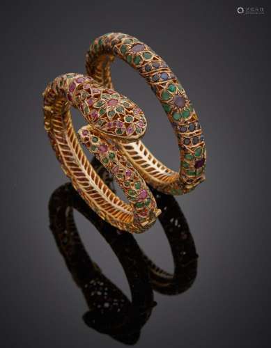 BRACELET jonc rigide ouvrant en or jaune et or rose (375‰) 9...