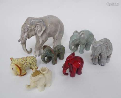 Sammlung von sieben Elefanten