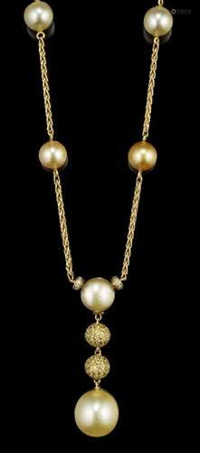 Collier ponctué de perles gold (D env. 10