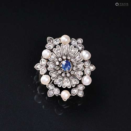 A petite Belle Époque Brooch with Sapphire, Diamonds and Pea...