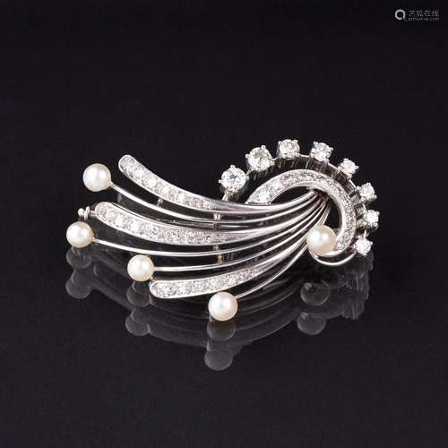 A Daimond Pearl Brooch.