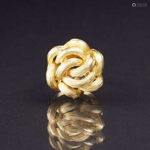 A Gold Ring 'Knot'.