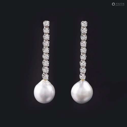 A Pair of Diamond Pearl Earpendants.