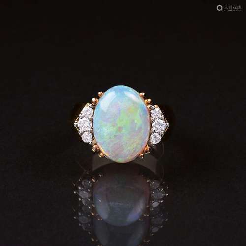 A Opal Diamond Ring.