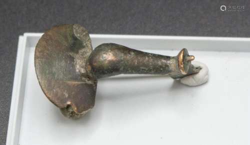 Römische Kniefibel / A Roman knee fibula