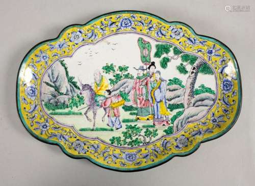 Kantonemail-Tablett / An enamelled tray, China, frühe Qing-D...