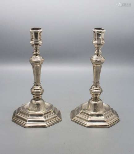 Paar barocke Kerzenleuchter / A pair of Baroque silver candl...