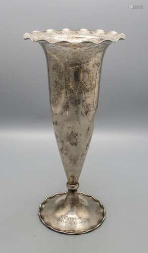 Art Deco Vase / An Art Deco silver vase, Wilkens & Söhne...