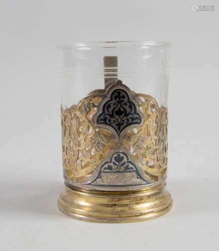 Teeglas in Silbermontur / A tea glass with silver mounting, ...