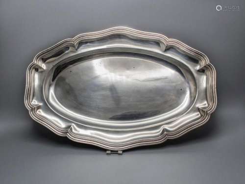 Ovale Barock Platte / An oval Baroque silver platter, Paris,...