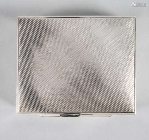 Zigarettendose / A silver cigarette box, Mitte 20. Jh.