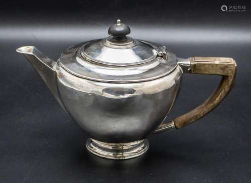 Teekanne / A silver tea pot, Birmingham, 20. Jh.