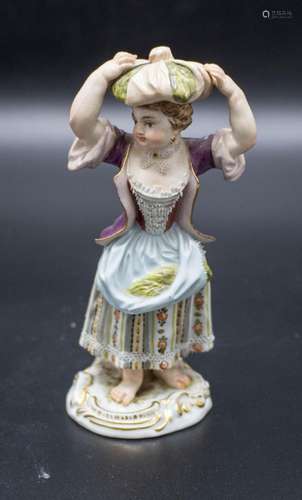 Porzellanfigur  Gärtnerkind mit Bündel  / A porcelain figure...