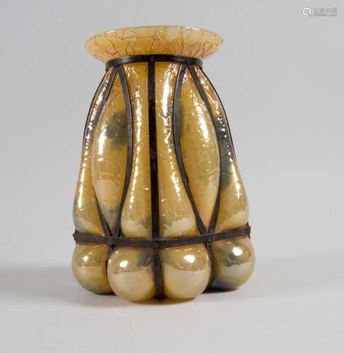 Art Déco-Glasziervase / An Art Deco decorative glass vase, B...