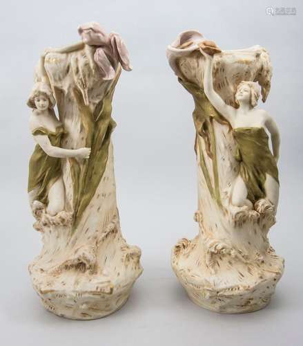 Figürliches Porzellan-Vasenpaar / A pair of porcelain vases ...