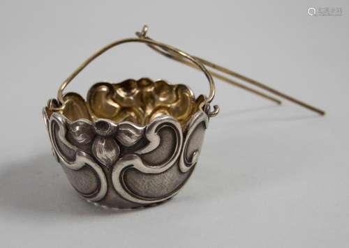 Jugendstil Teesieb in Silber / An Art Nouveau silver tea str...