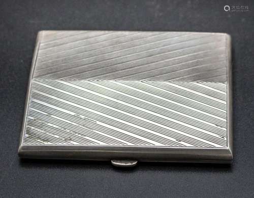 Art Déco Zigarettenetui / An Art Deco silver cigarette case,...