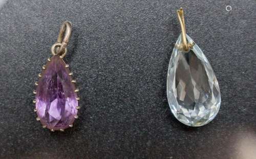 2 Anhänger / 2 pendants