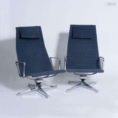 Charles & Ray Eames. A Pair of Aluminium Chairs EA 124.