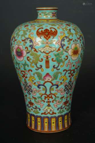 A Famille Rose Flower Vase,Meiping